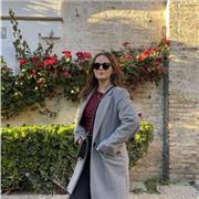 Actualmente soy estudiante pero con capacidad para impartir clase de cualquier materia entre primaria y la eso.